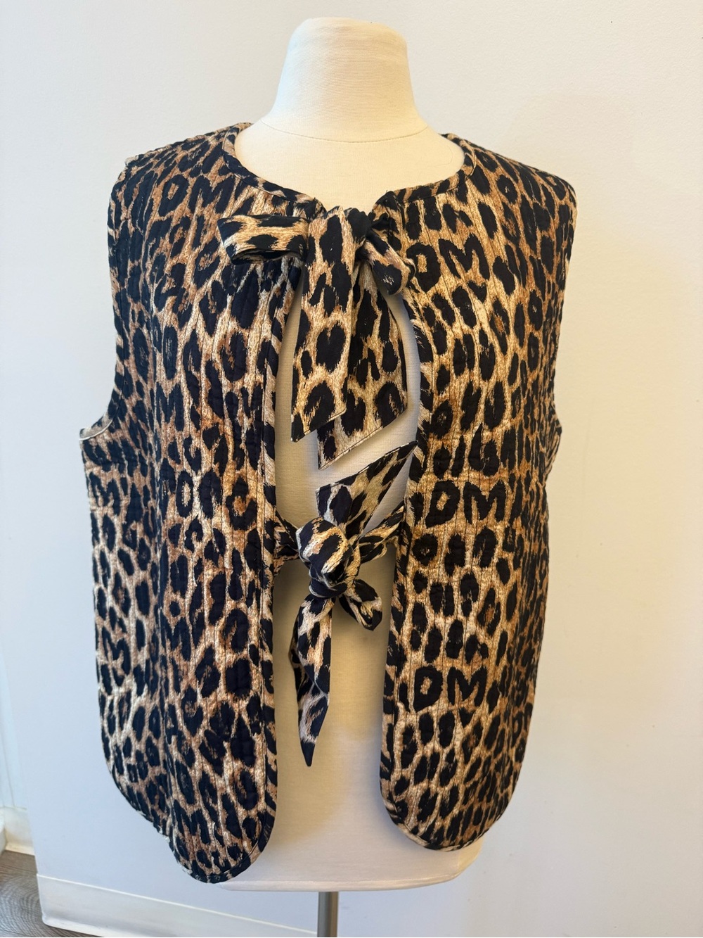 Leopard Print Tie-Front Vest in Black and Brown